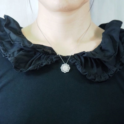 プラチナ 1.0ctダイヤモンド　シンメトリーペンダントネックレス　HH018746