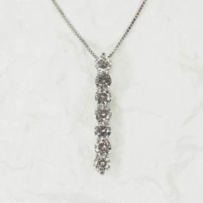プラチナ 1.0ctダイヤモンド縦ラインペンダントネックレス　HH-018784