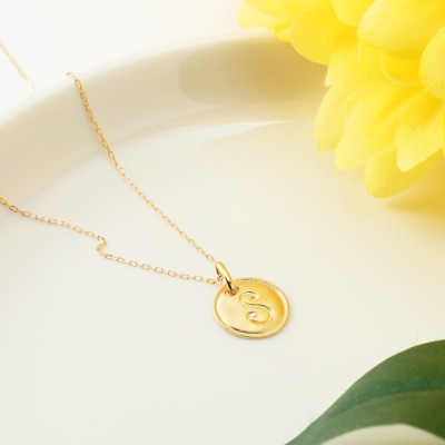 【K10】イニシャルペンダントネックレス イニシャル:S