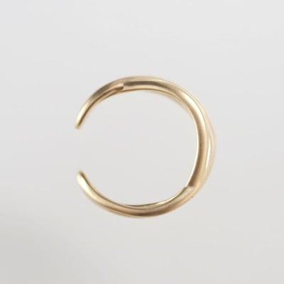 K10 ミニマムイヤーカフ・クロス　00037