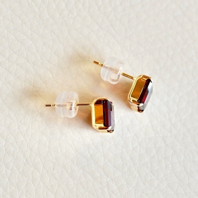 K18YG ガーネット 一粒石 ピアス スクエアカット 6mm 保証書付 SIA-3271
