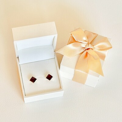 K18YG ガーネット 一粒石 ピアス スクエアカット 6mm 保証書付 SIA-3271