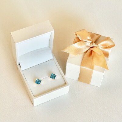 K18YG ブルートパーズ 一粒石 ピアス スクエアカット 6mm 保証書付 SIA-3233