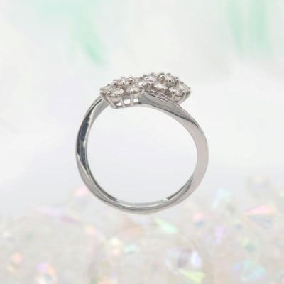 プラチナ 1.0ct フラワーダイヤモンド リング　HR-009428