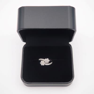 プラチナ 1.0ct フラワーダイヤモンド リング　HR-009428
