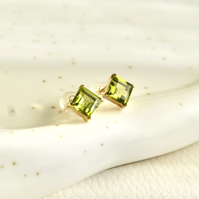 K18YG ペリドット 一粒石 ピアス スクエアカット 6mm 保証書付 IA-3179