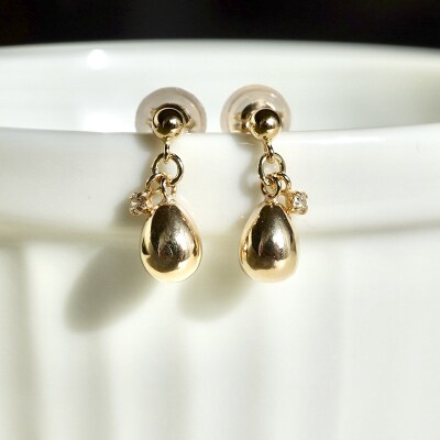 【ジュエリー】K10 イエローゴールド ダイヤモンドが煌めく雫ピアス 保証書付 SE-2381