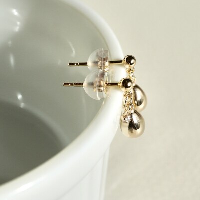 【ジュエリー】K10 イエローゴールド ダイヤモンドが煌めく雫ピアス 保証書付 SE-2381