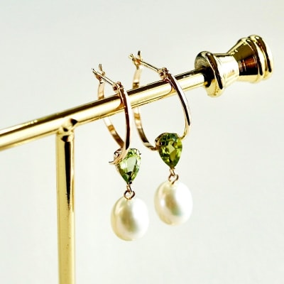 【ジュエリー】K10YG ペリドット・パール フープ ピアス 保証書付 SE-3034