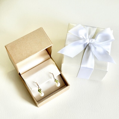 【ジュエリー】K10YG ペリドット・パール フープ ピアス 保証書付 SE-3034