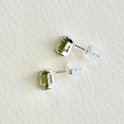 Pt900 ペリドット 一粒石 ピアス スクエアカット 6mm 保証書付 IA-3179
