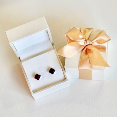 Pt900 ガーネット 一粒石 ピアス スクエアカット 6mm 保証書付 SIA-3271