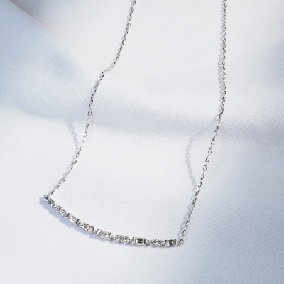 Pt900 0.50ct　バゲット&ラウンドダイヤモンドラインネックレス　P2428
