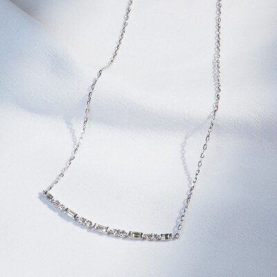 Pt900 0.50ct　バゲット&ラウンドダイヤモンドラインネックレス　P2428