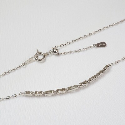Pt900 0.50ct　バゲット&ラウンドダイヤモンドラインネックレス　P2428