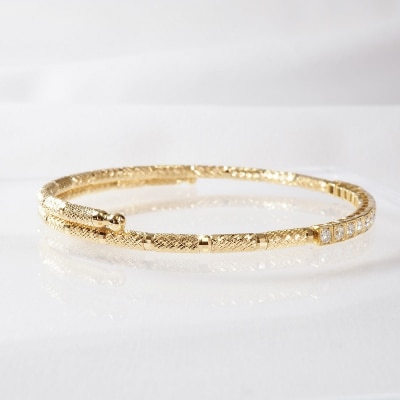 K18YG 0.50ct ダイヤモンド形状記憶バングルP3116