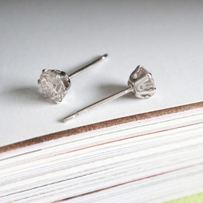 甲府市発 プラチナ ダイヤモンド ピアス 0.5ct 一粒 [PK-0006PT]