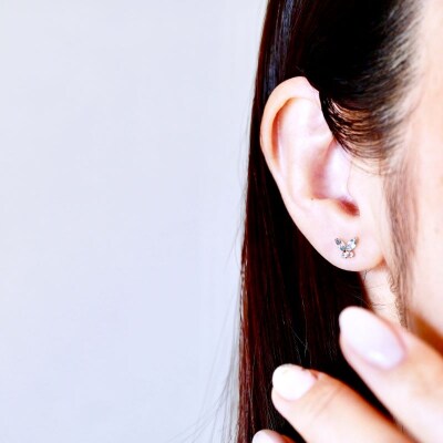 【ジュエリー】K10 イエローゴールド ブルートパーズ バタフライ ピアス 保証書付 SE-2913