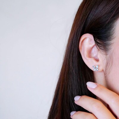 【ジュエリー】K10 イエローゴールド ブルートパーズ バタフライ ピアス 保証書付 SE-2953