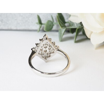 1.00ct ひし形バゲット&ラウンドダイヤモンドリング9592PT | 山梨県 
