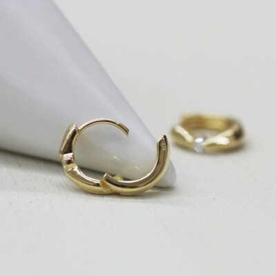 K18 イエローゴールド ダイヤフープピアス 中折れ式 0.06ct 0111216