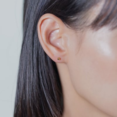 【甲府ジュエリー】K18　丸玉ピアス　4mm(17802251)