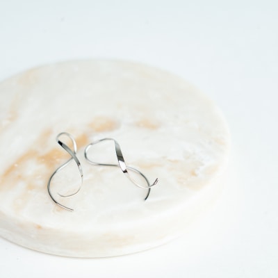 【甲府ジュエリー】Pt900　プラチナ　ウェーブピアス(15132483)