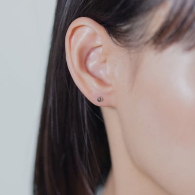 【甲府ジュエリー】Pt900　プラチナ　丸玉ピアス　4mm(17802252)