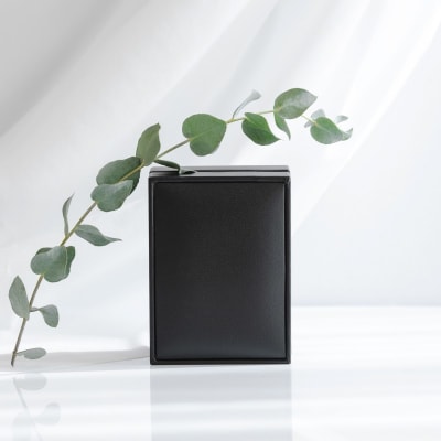 【18金イエローゴールドバングル】モダンに映える平打ちデザイン / K18-B002