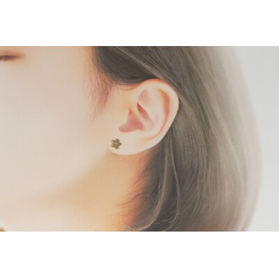 18金イエローゴールド 桜デザインピアス/華やかな輝きを耳元に 大人可愛い/ K18-KP002