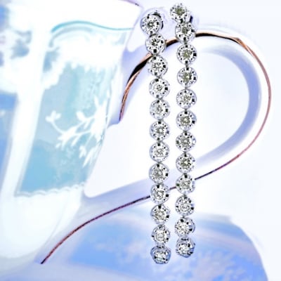 トータル1.0CT　PT900テニスチェーンピアス　E333DI-P