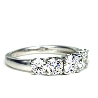 すべてVSダイヤモンドの1.5CTリング R4107DI-P