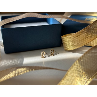 K18リボンモチーフピアス地金(PE8044)