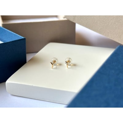 K18 Yモチーフピアス(PE8056)