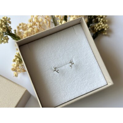 Pt900 小枝モチーフピアス(PE8057)