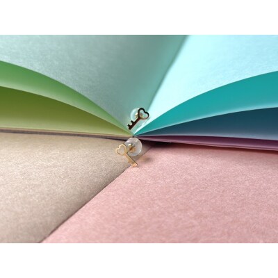 K18 ココロノトビラピアス(PE8228)