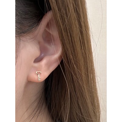 K18 ココロノトビラピアス(PE8228)