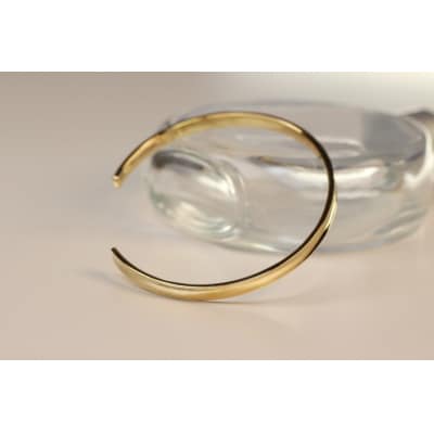 18金イエローゴールド 逆甲丸デザインバングル メンズサイズ/洗練された曲線美/ K18-B009