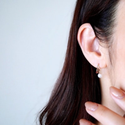 【ジュエリー】K10イエローゴールド パール・ガーネット ピアス 保証書付 SE-3337