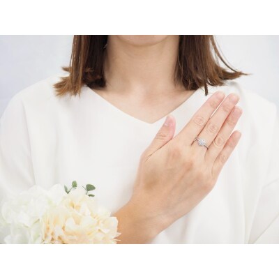 PT900 0.30ct フラワーダイヤモンドリング8996