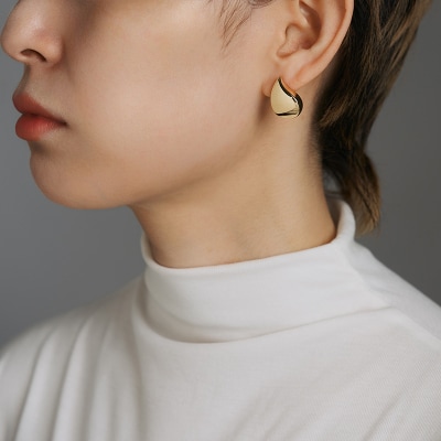 K18 ペアシェイプモチーフスタッドピアス(KE-1311)