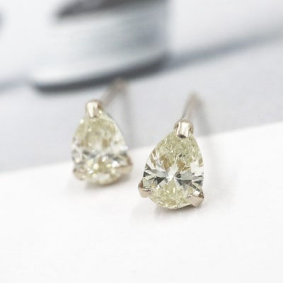 甲府市発 一粒ピアス pt900 ペアシェイプカット [1c-2178-1PT]