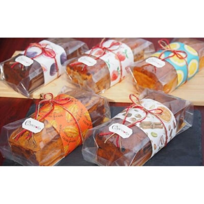 すべて手作りにこだわった、宿河原パウンドケーキ「苺」
