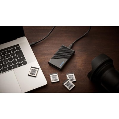 CFexpress 4.0対応 CFexpress Type B USB 40Gbpsカードリーダー