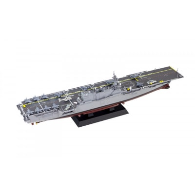 J108 1/700  護衛艦 DDH-181 かが 2024(SVTOL戦闘旗搭載 第1次改装時)