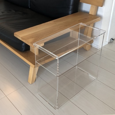 棚付きアクリルサイドテーブル　1台　