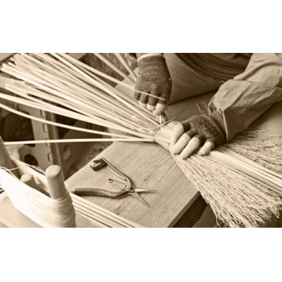 やませの里 手づくり手ほうき大