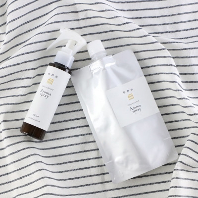 森林浴をご自宅で!秋田スギアロマスプレー1本(詰め替え1袋付き)|15_aad-190101