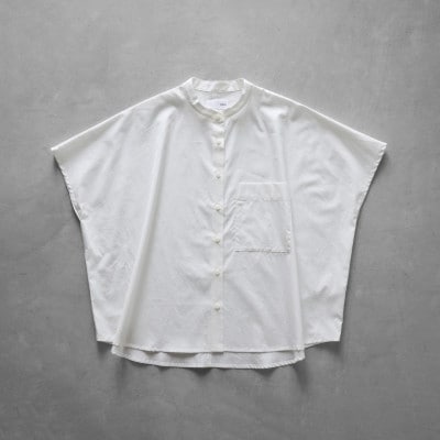 HUIS遠州織物ギザコットンブロードバンドカラー半袖ワイドブラウス (白)