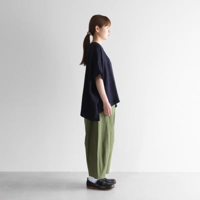 HUIS遠州織物シャトルリネンライトVネック半袖プルオーバー(ダークネイビー)